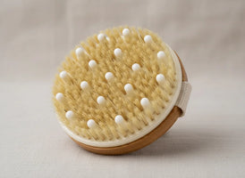 dry body brush: reveal your natural glow, instantly